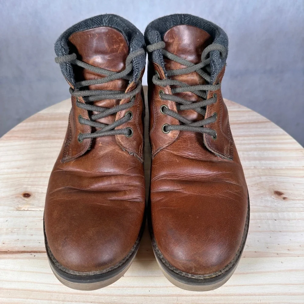 Crevo Leather Chukka Boots Mens 10 Chestnut Brown Good Herringbone Collar